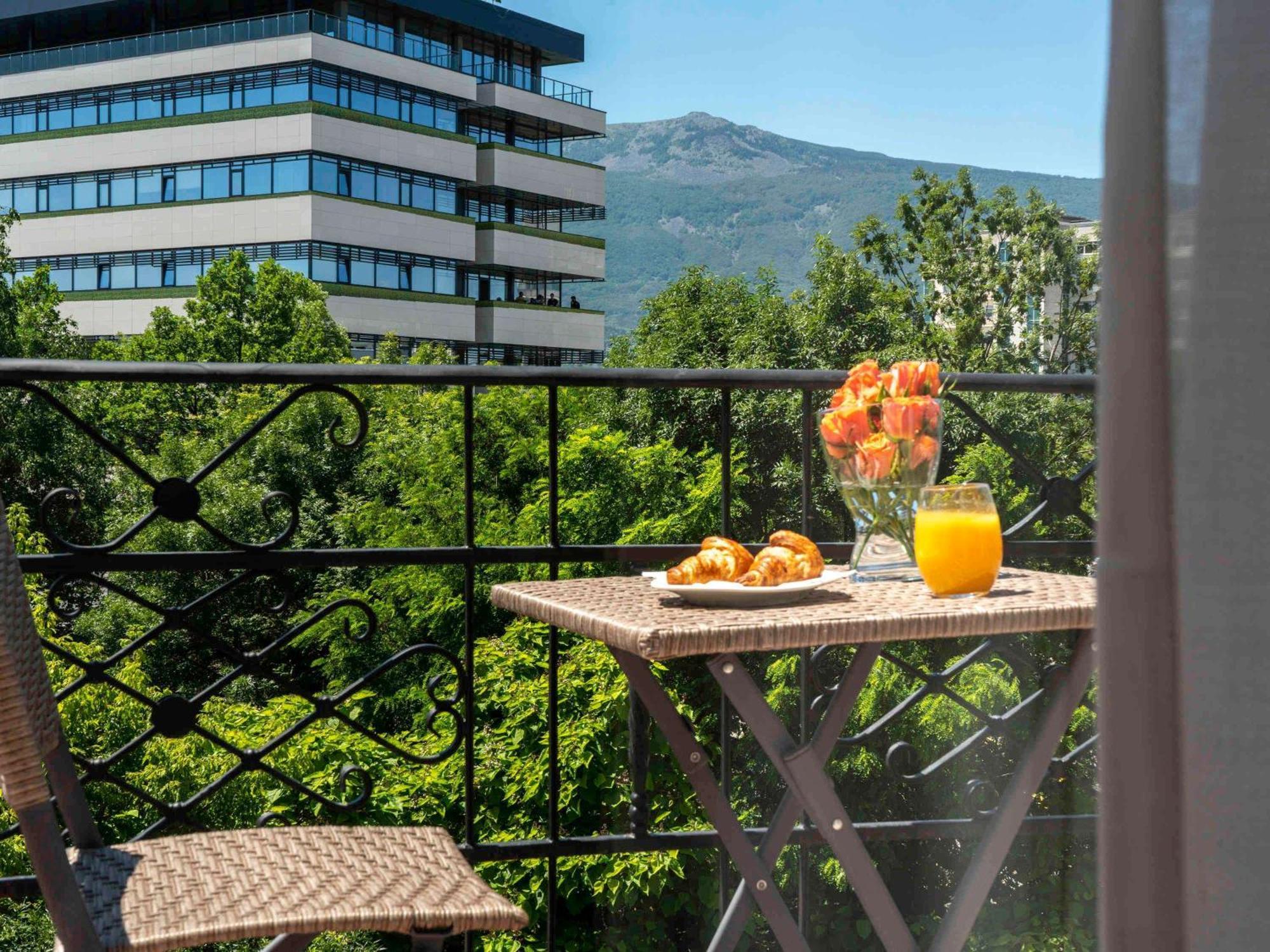 فندق ميزون صوفيا المظهر الخارجي الصورة A balcony
